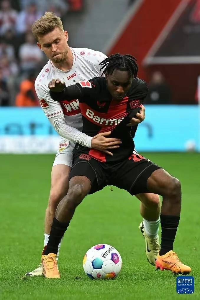 乐鱼体育官方关于大师赛巅峰对决！燕山独角兽队读秒绝平河套鲨队队，羽毛球赛场再起波澜；定位球制造杀机的信息