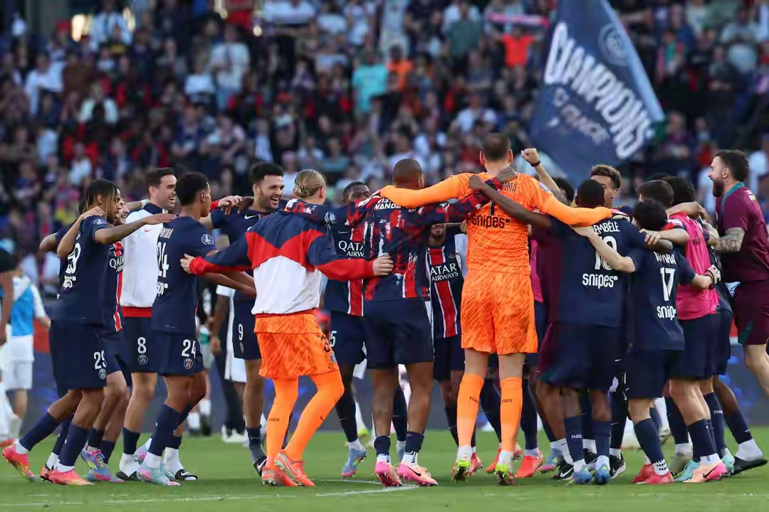 乐鱼体育娱乐包含巴黎圣日耳曼迎国王杯关键赛；今晨战术微调；媒体盛赞；球探报告显示潜力的词条